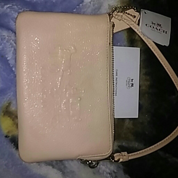 RARE COACH CROSSBODY WITH WRISTLET - Picture 2 of 4